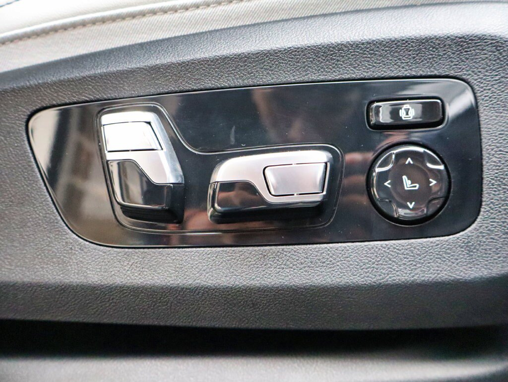 Used 2025 BMW X7 xDrive40i w/ M Sport Package AWD/4WD image 50