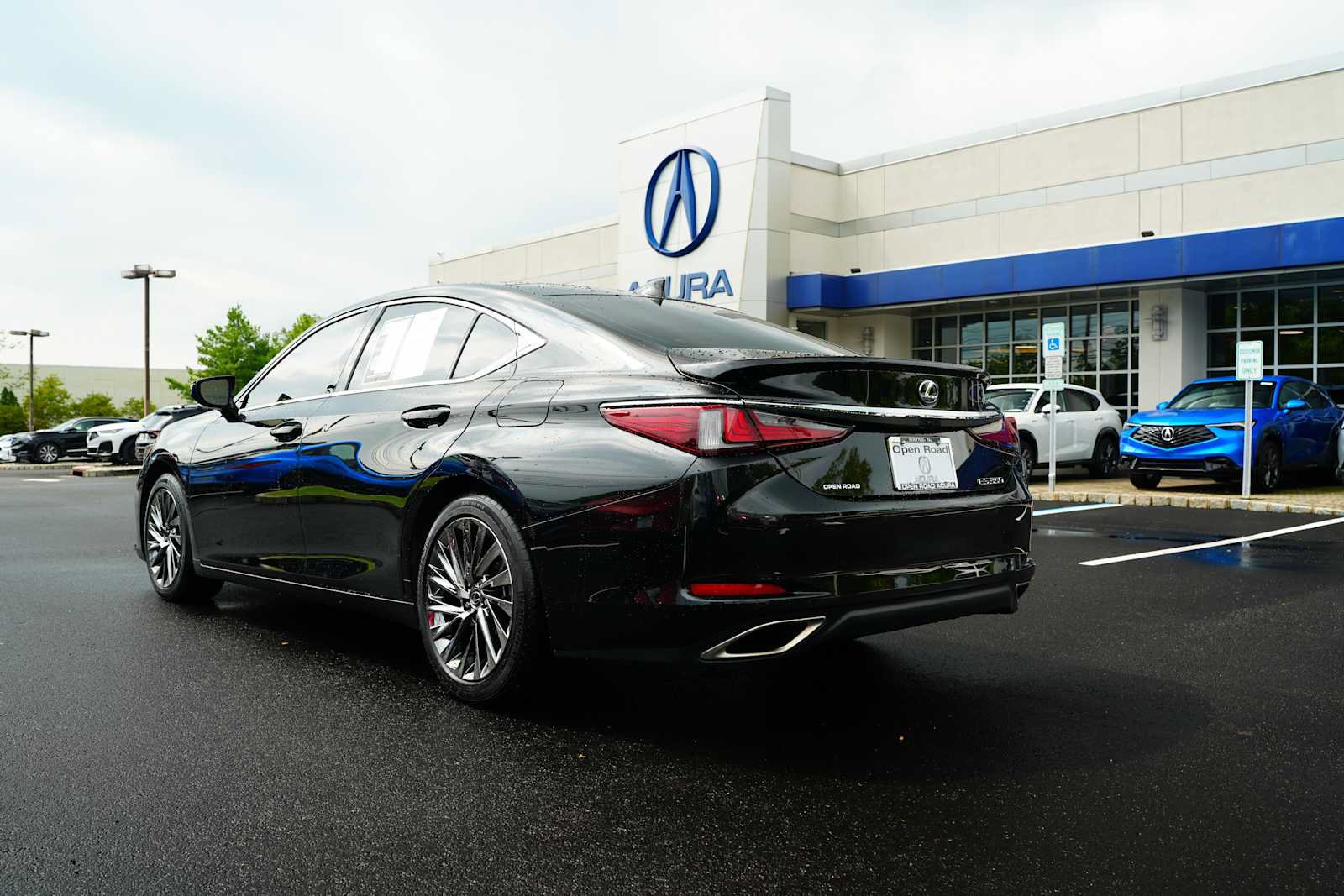 Used 2024 Lexus ES 350 Ultra Luxury w/ Accessory Package (Z2) FWD image 5