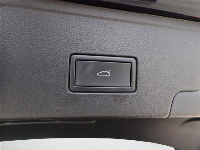 Used 2024 Volkswagen Atlas Cross Sport SE image 9