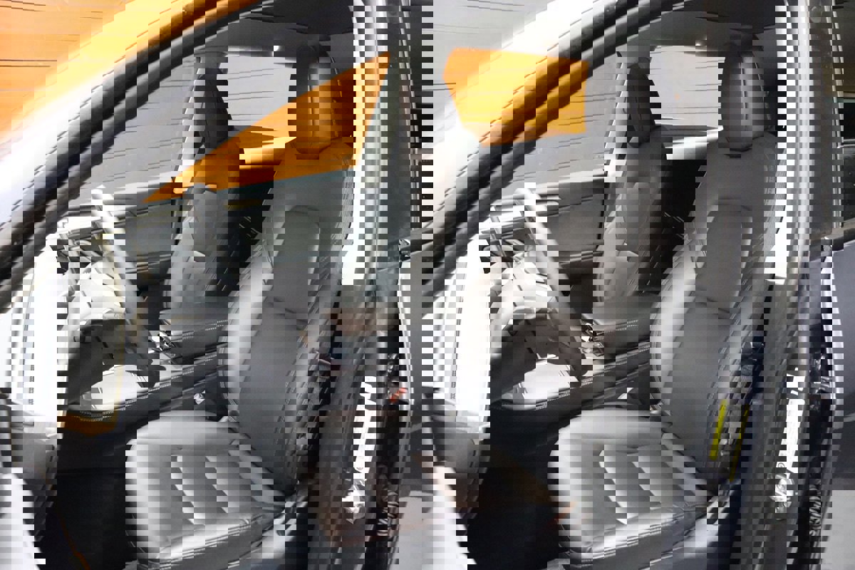 Used 2023 Tesla Model Y Long Range image 41