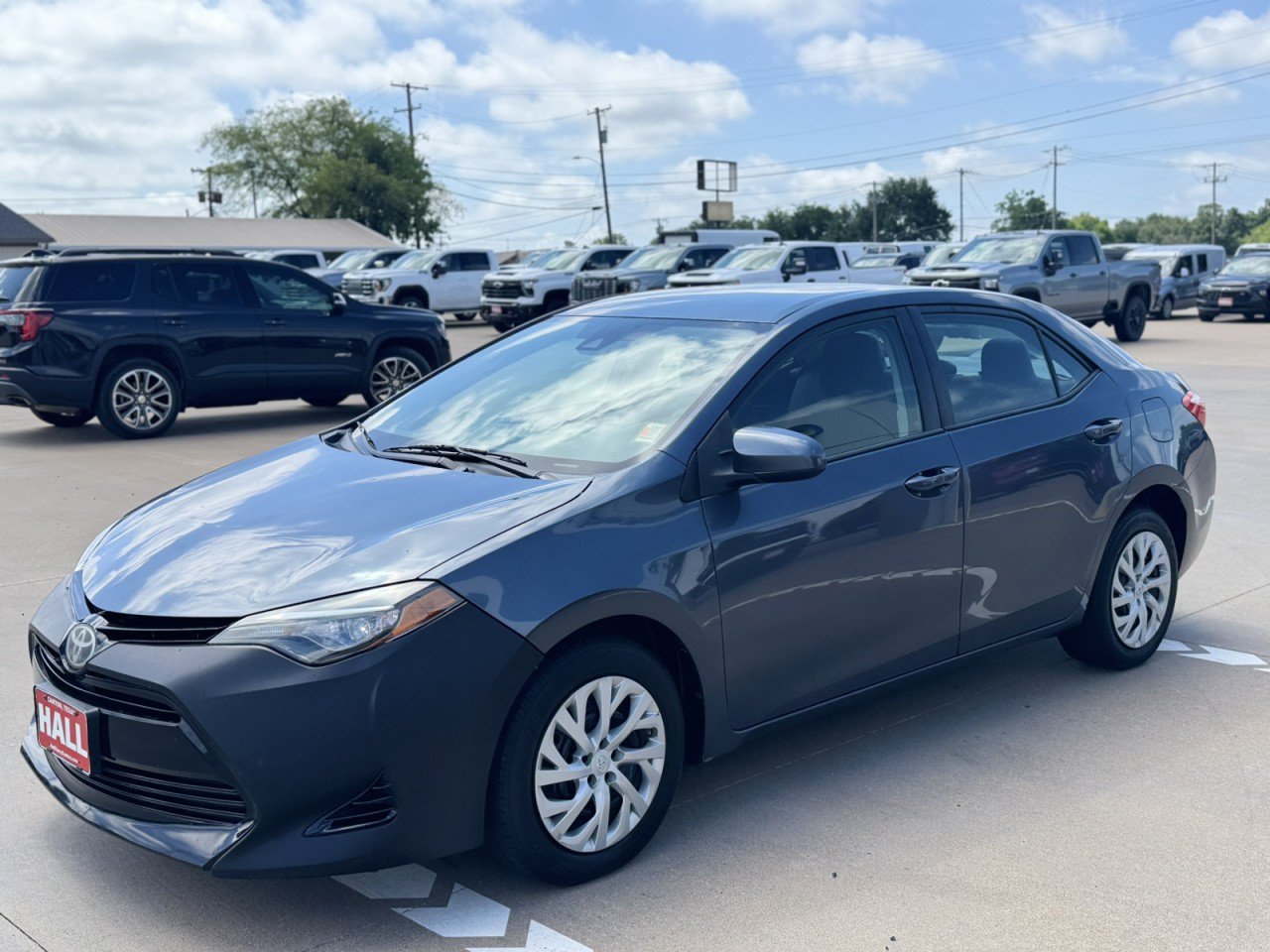 Used 2017 Toyota Corolla LE FWD video 2