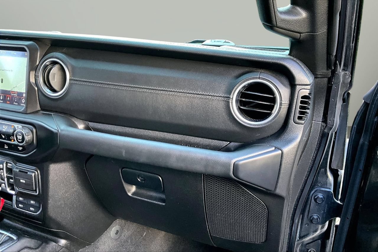 Used 2021 Jeep Wrangler Unlimited Sahara AWD/4WD image 19