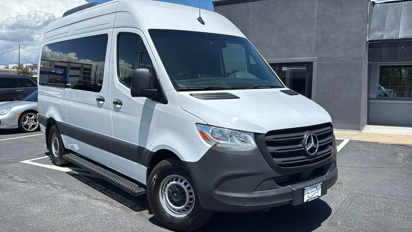 Used 2024 Mercedes-Benz Sprinter 2500 image 1