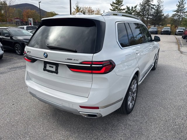 Used 2024 BMW X7 xDrive40i image 32