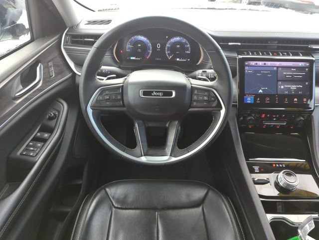 Used 2023 Jeep Grand Cherokee Limited w/ Luxury Tech Group II image 21