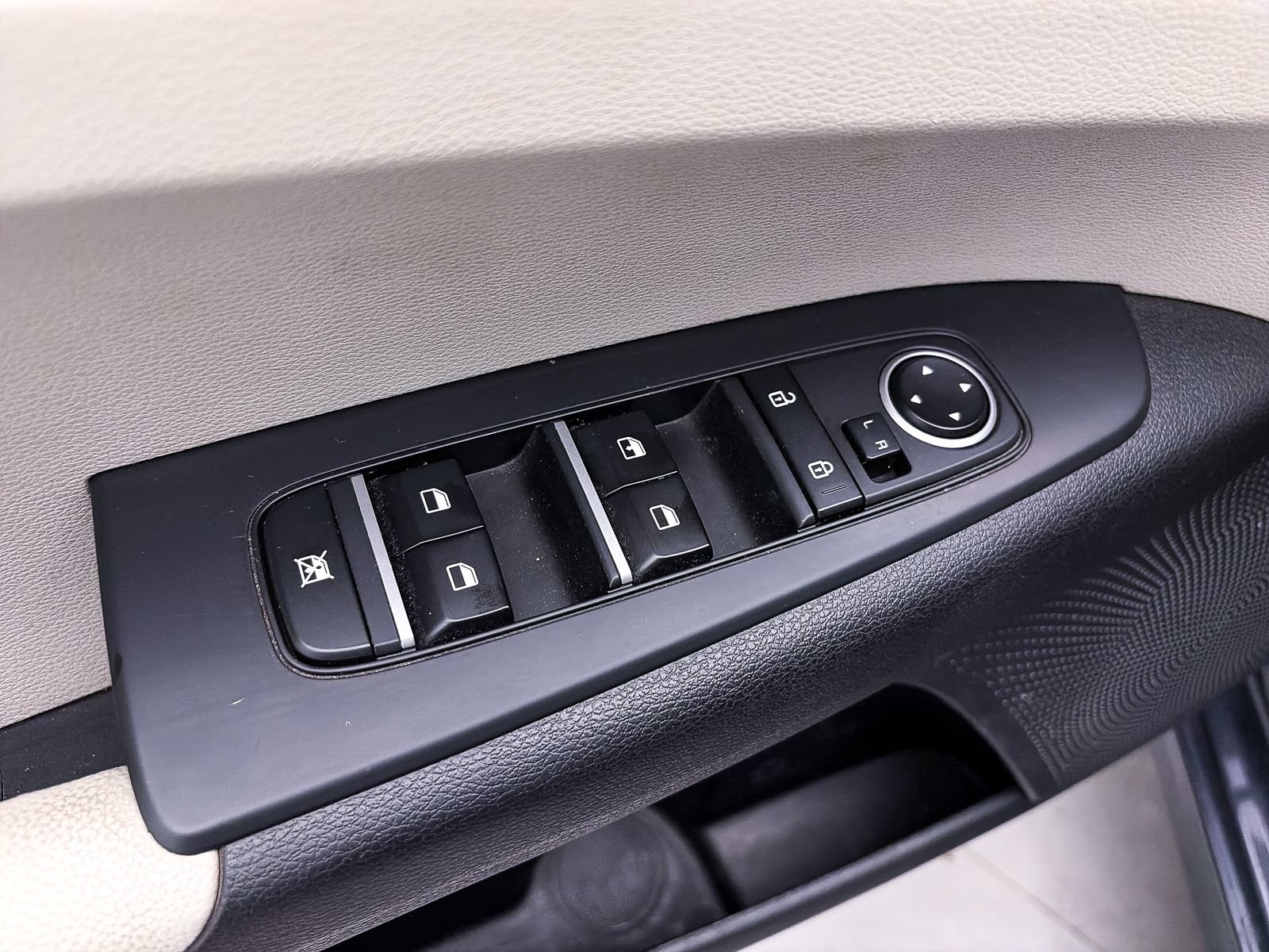 Used 2023 Kia Forte LXS w/ LXS Technology Package FWD image 17