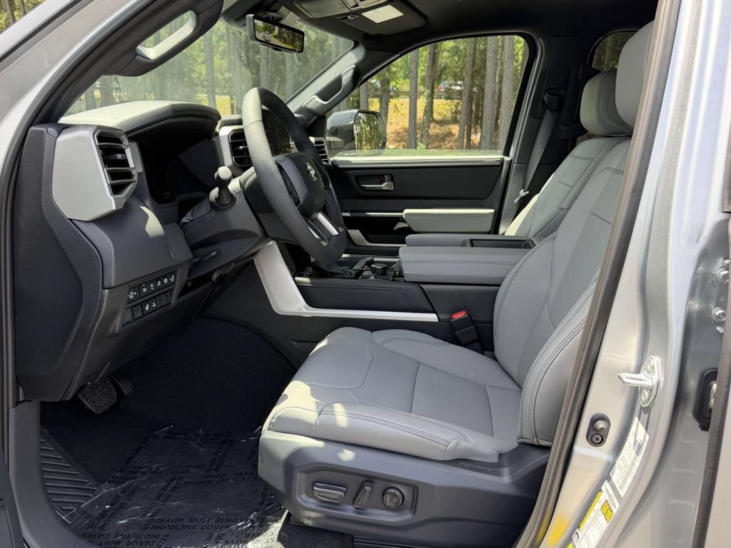 Used 2026 Toyota Tundra Limited AWD/4WD image 15