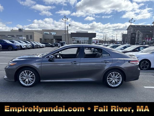 Used 2020 Toyota Camry XLE w/ Sunroof Package image 8