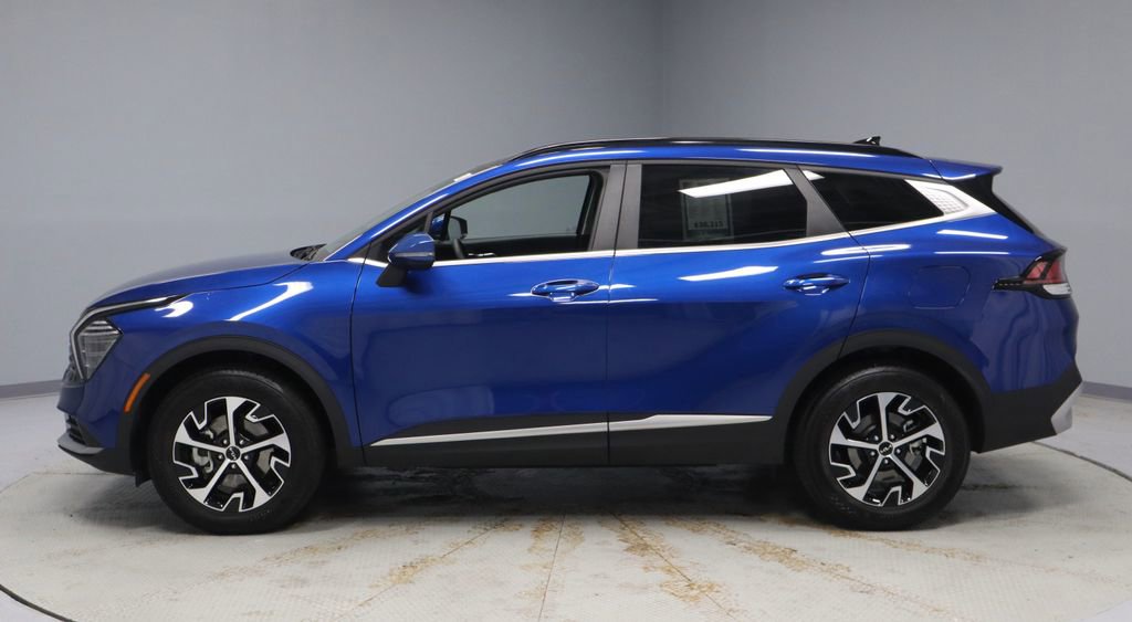 Used 2025 Kia Sportage EX w/ Premium Package image 9