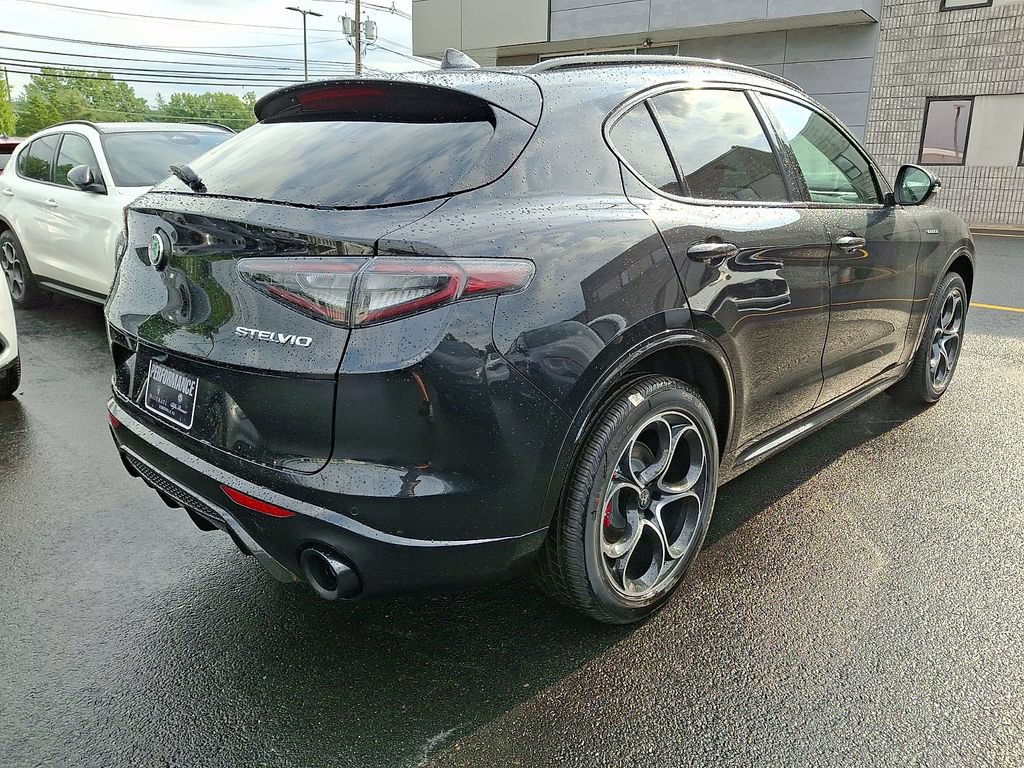 New 2026 Alfa Romeo Stelvio Sprint AWD/4WD image 3