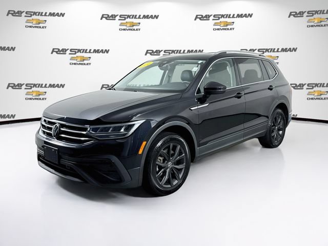 Used 2024 Volkswagen Tiguan SE AWD/4WD image 3