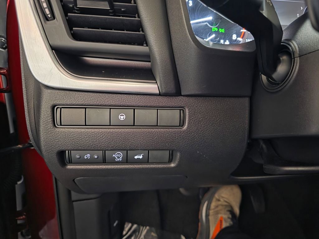 Used 2023 Nissan Rogue SV w/ SV Premium B Package image 31