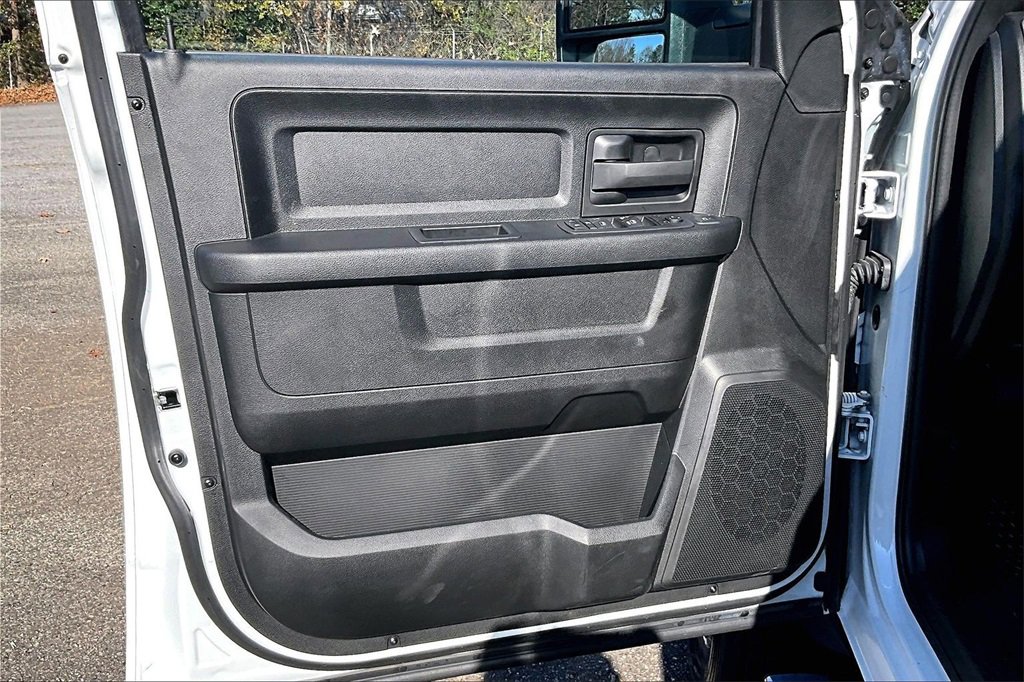 Used 2024 RAM 5500 Tradesman w/ Chrome Appearance Group image 18