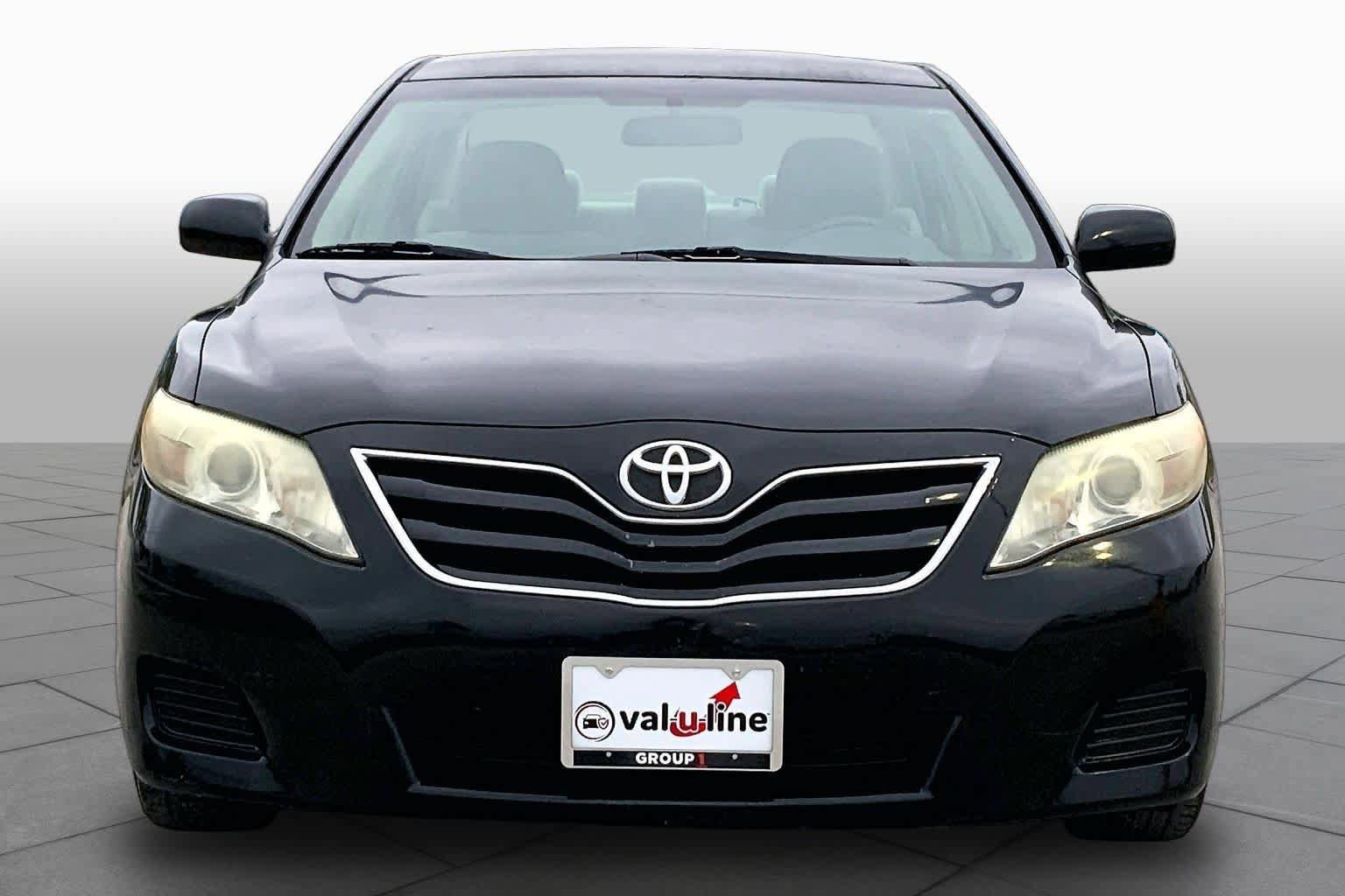 Used 2011 Toyota Camry LE FWD image 3