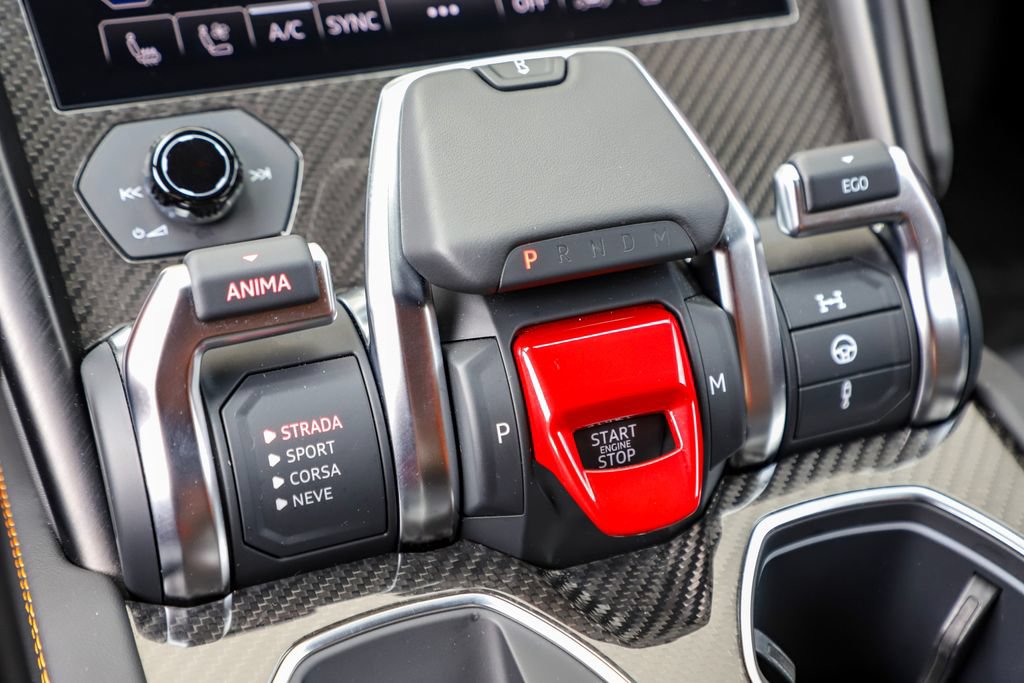 Used 2024 Lamborghini Urus S AWD/4WD image 33