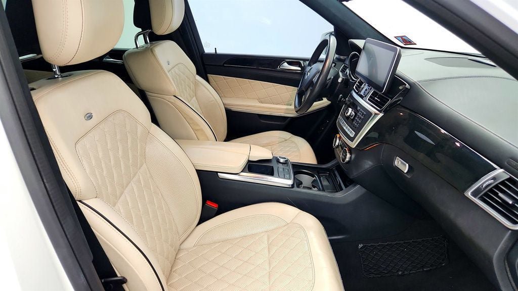 Used 2014 Mercedes-Benz GL 550 4MATIC image 25