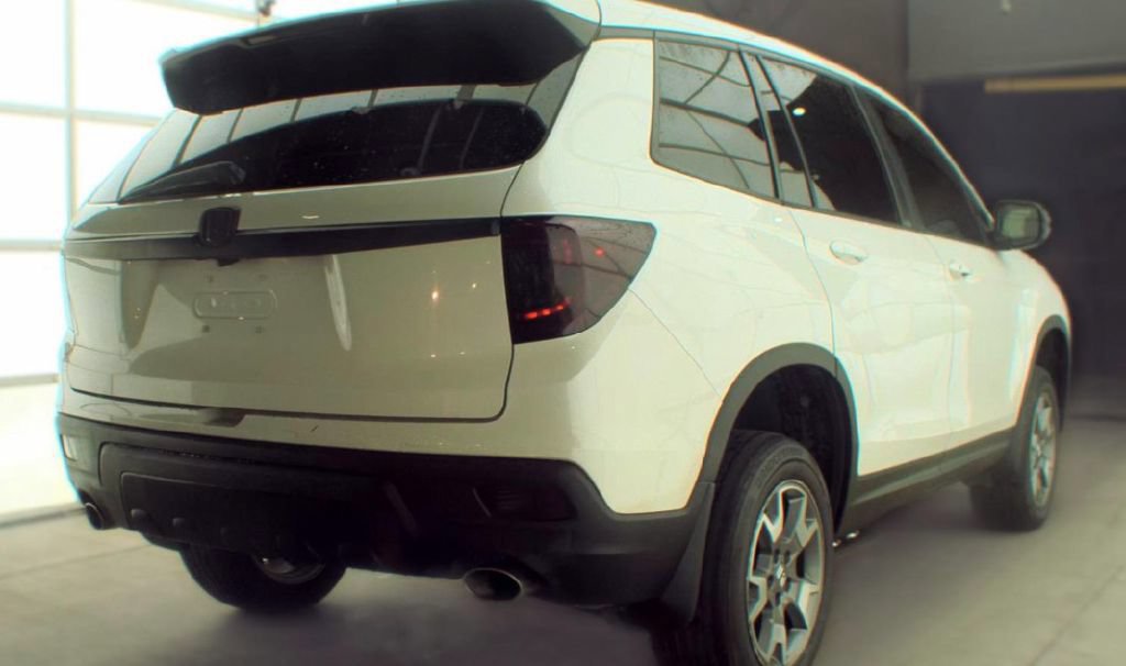 Used 2021 Honda Passport Sport image 3
