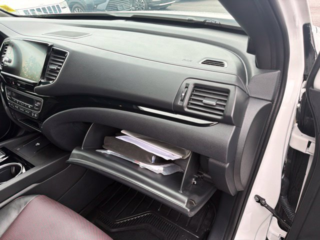 Used 2025 Honda Ridgeline Black Edition image 37