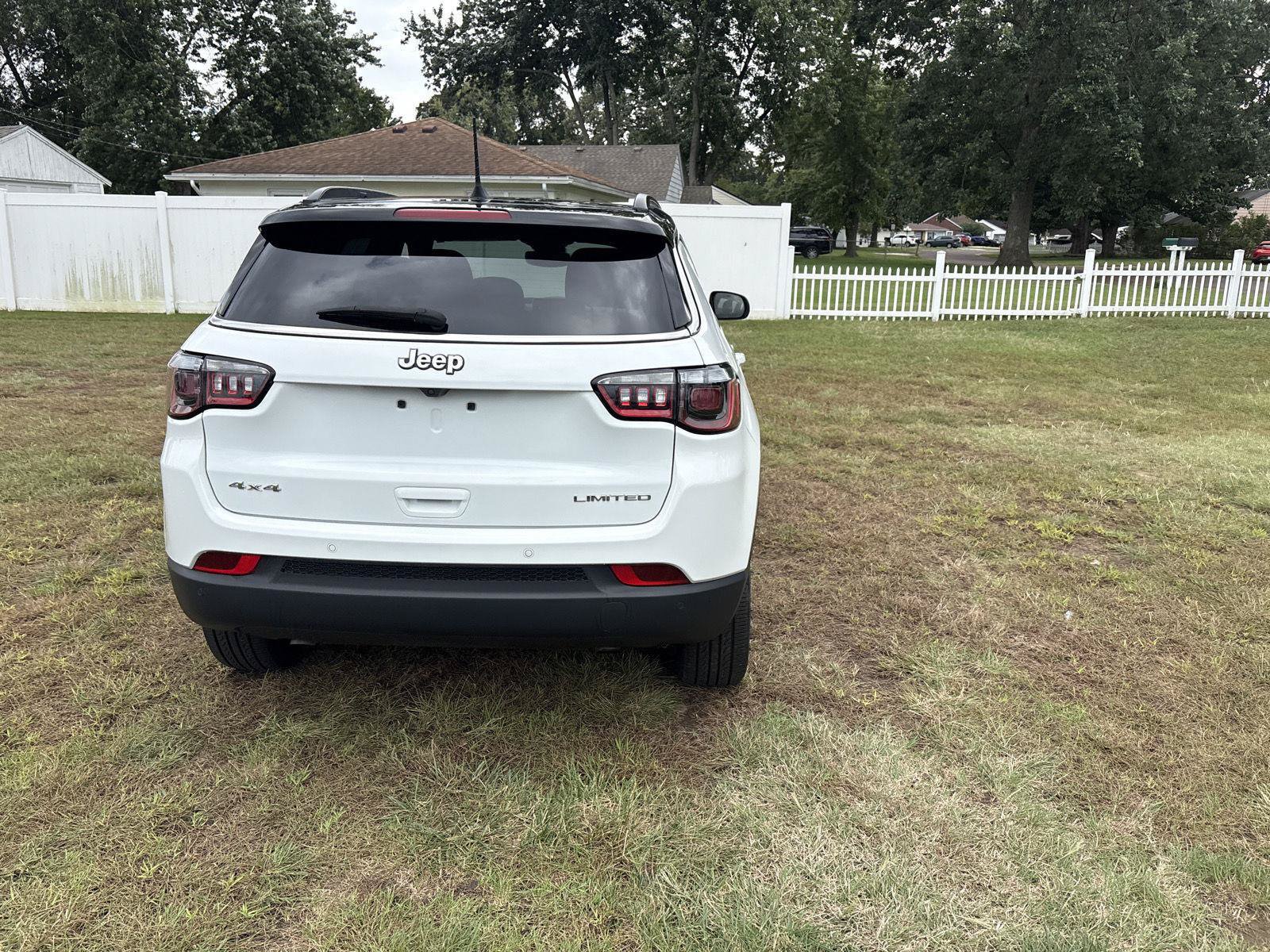 Used 2025 Jeep Compass Limited w/ Sun & Sound Group AWD/4WD image 6