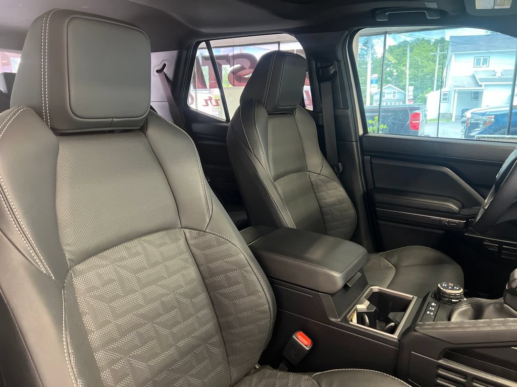 Used 2025 Toyota 4Runner TRD Off-Road Premium w/ Tow Technology Package AWD/4WD image 43