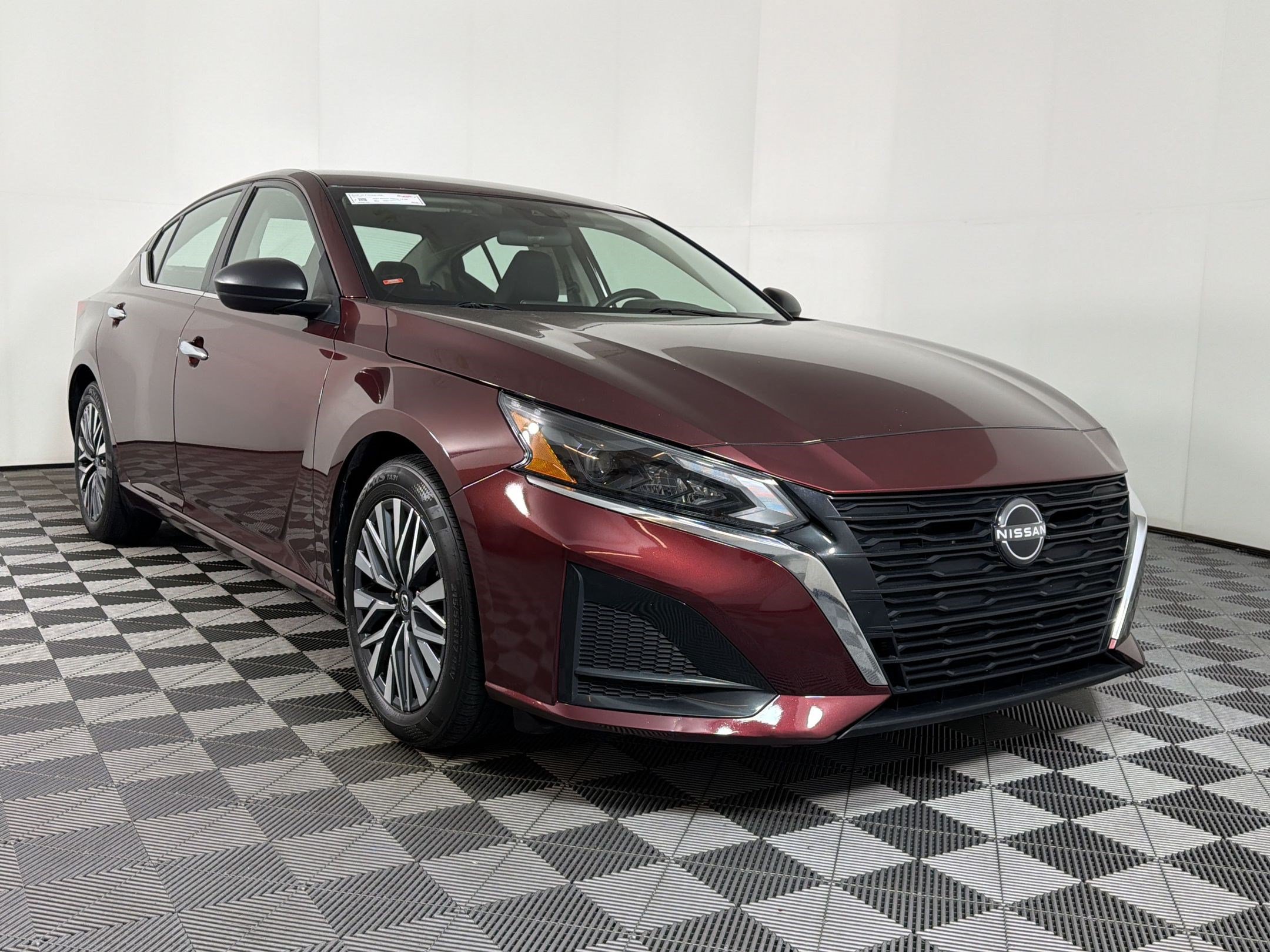Used 2024 Nissan Altima 2.5 SV FWD image 20