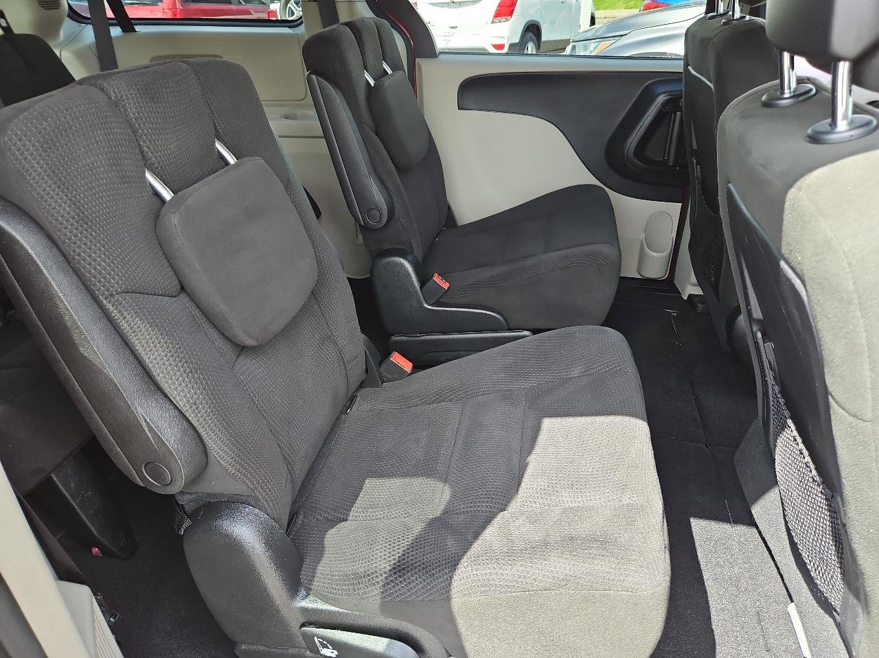 Used 2015 Dodge Grand Caravan SE w/ Quick Order Package 29E SE FWD image 18