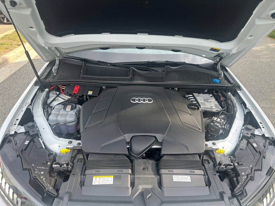 Used 2023 Audi Q7 3.0T Prestige AWD/4WD image 16