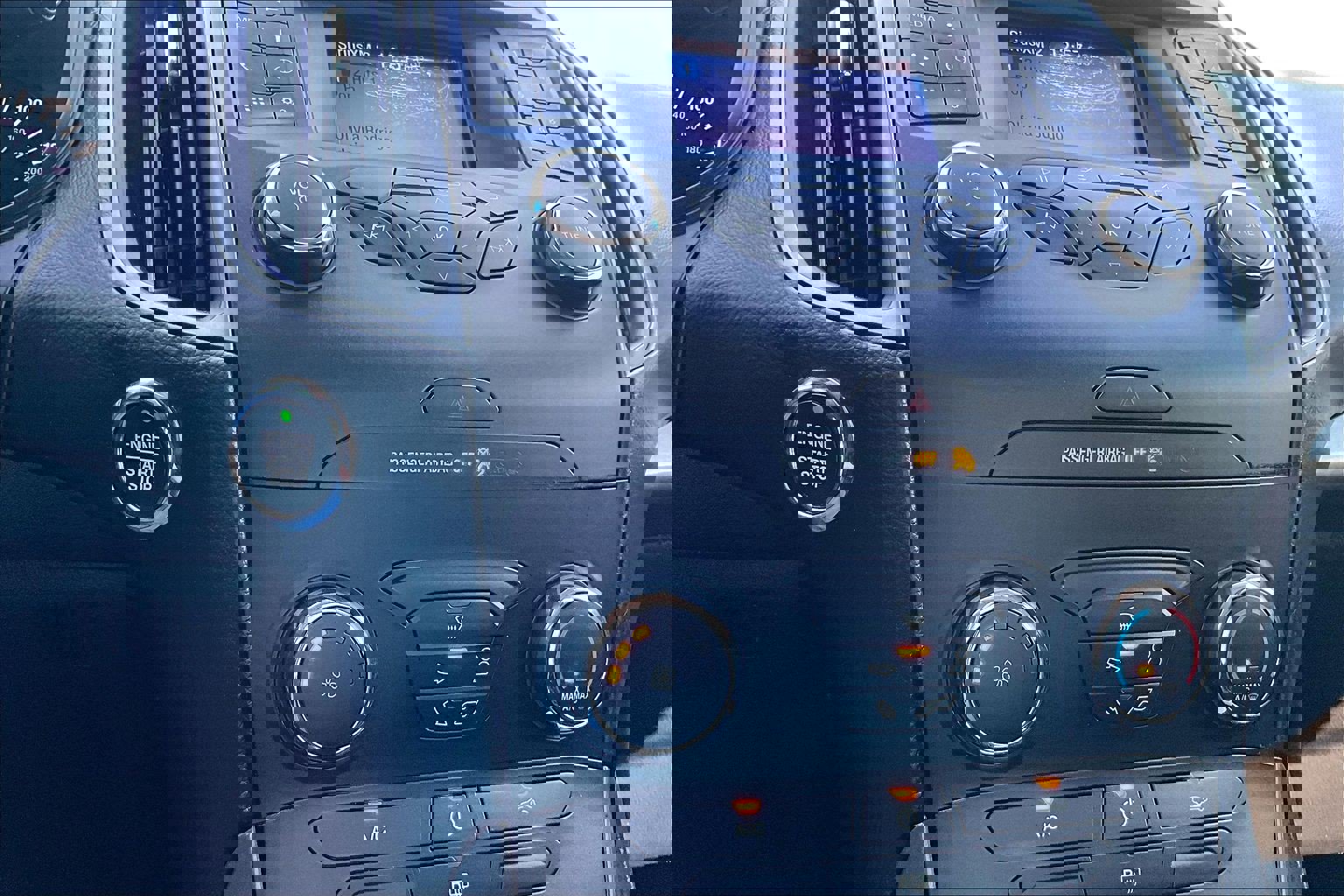 Used 2019 Ford Edge SE w/ SE Fleet Driver's Package image 22