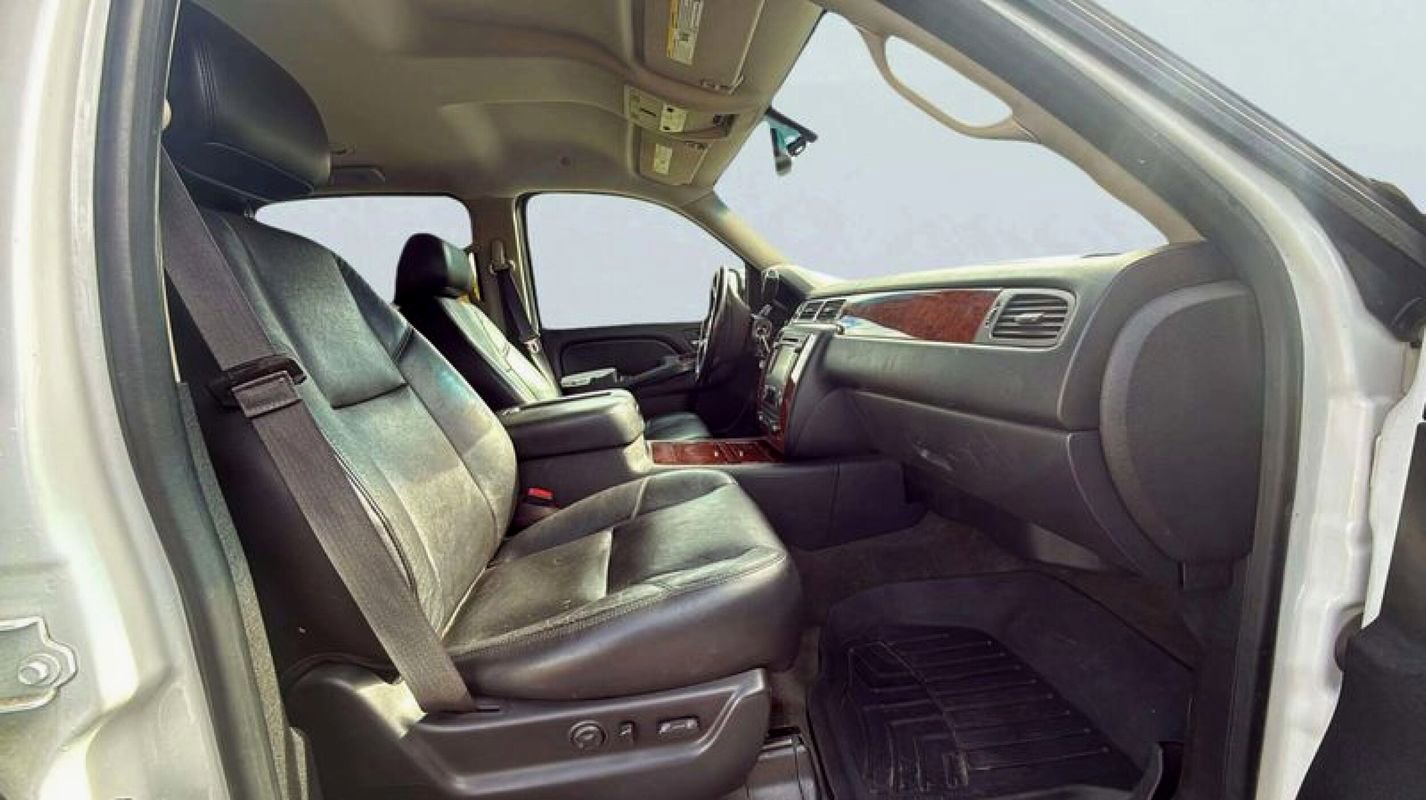 Used 2013 Chevrolet Suburban LTZ image 15