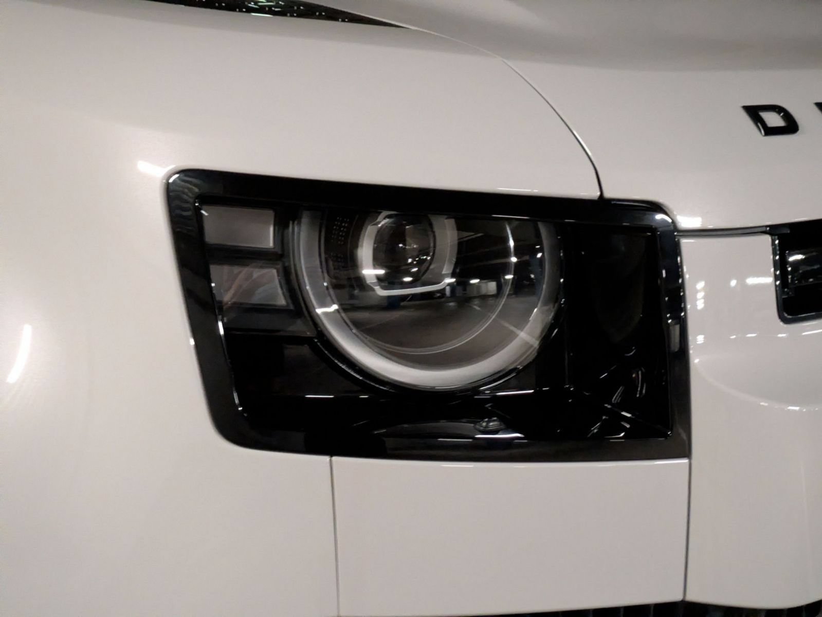 New 2026 Land Rover Defender 110 X-Dynamic SE AWD/4WD image 18