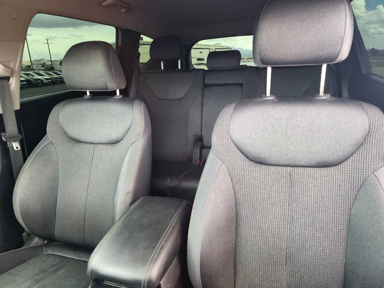 Used 2019 Hyundai Santa Fe SE FWD image 16