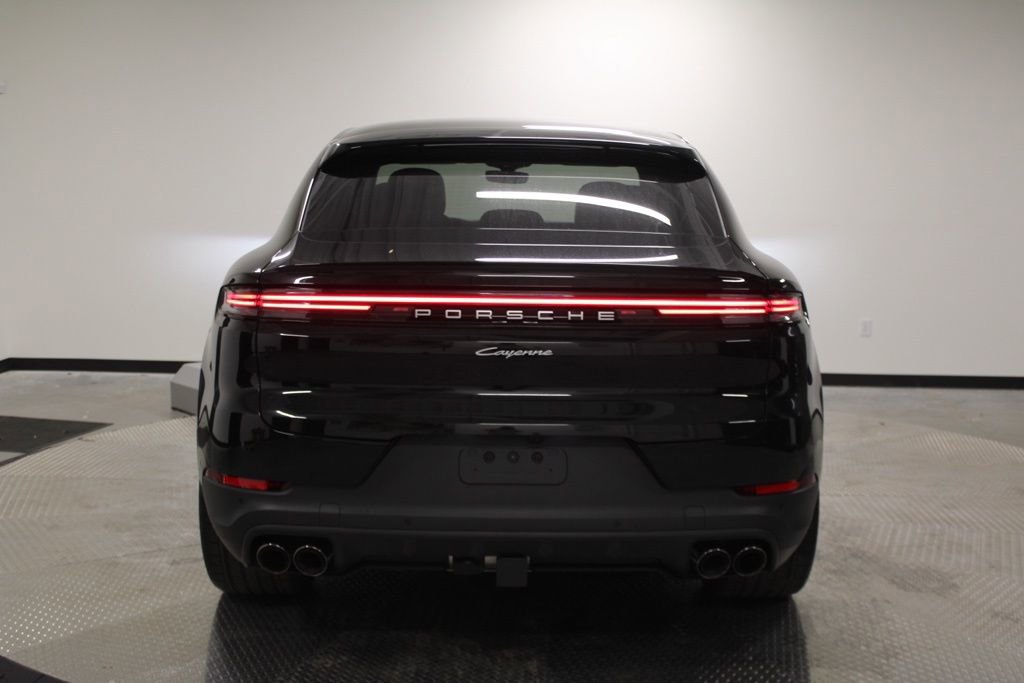 Certified 2025 Porsche Cayenne Coupe image 6