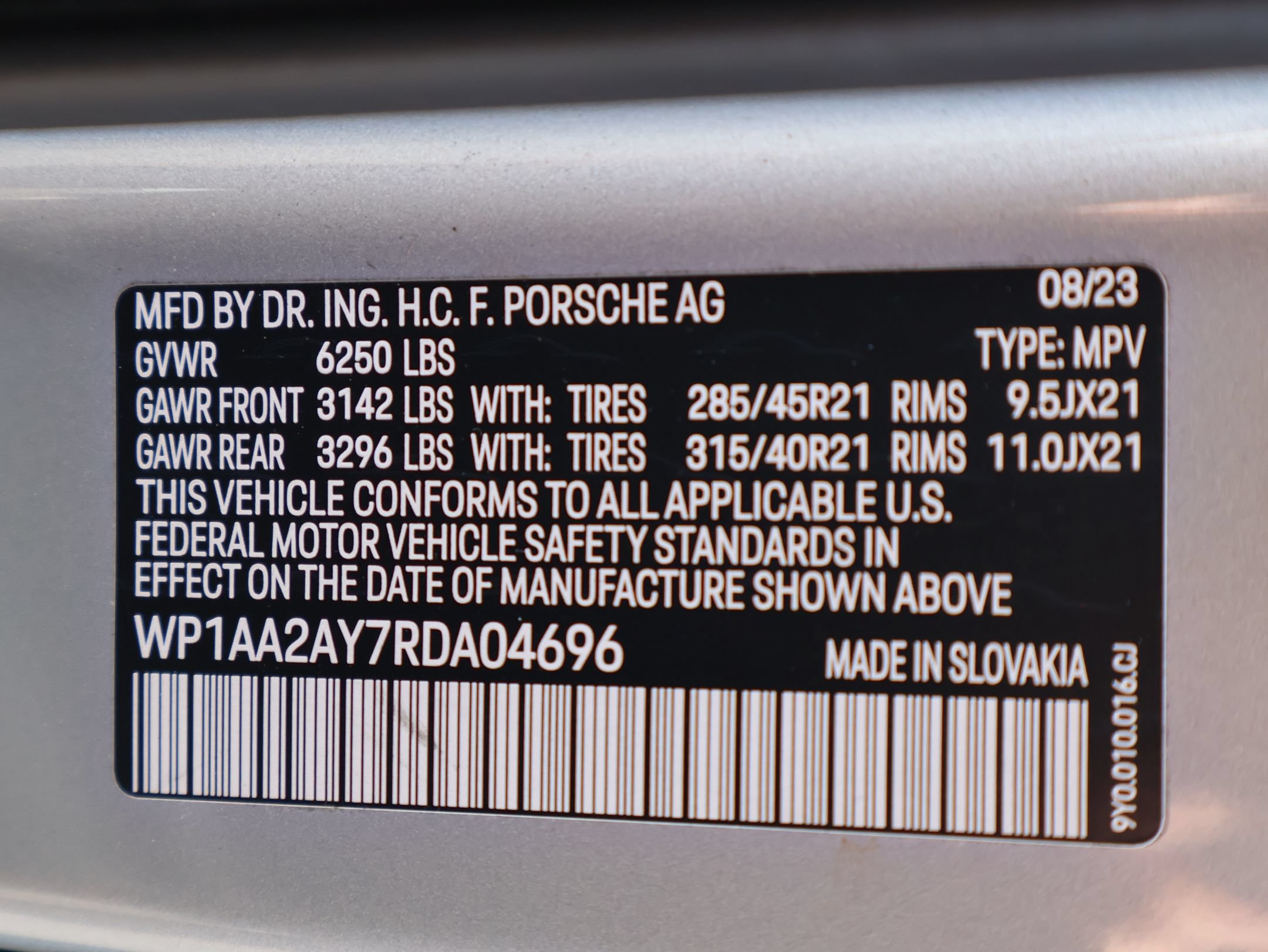 Certified 2024 Porsche Cayenne AWD/4WD image 35