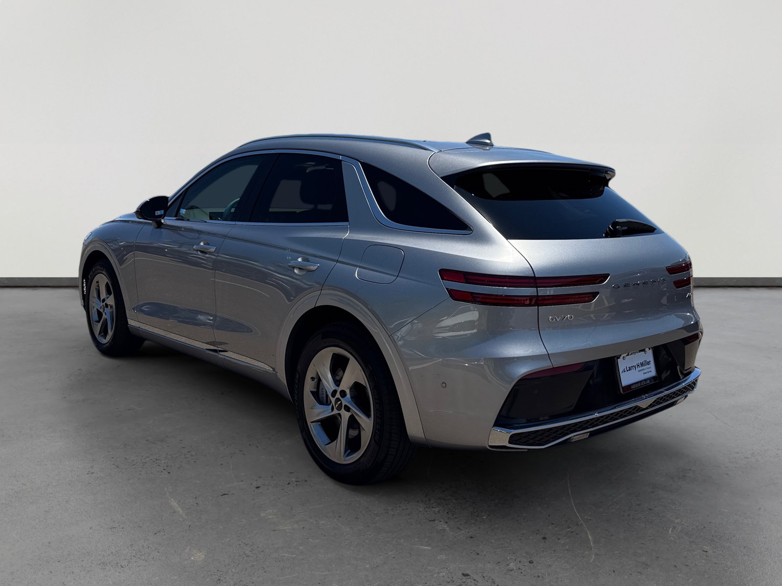 Used 2026 Genesis GV70 2.5T Advanced AWD/4WD image 3