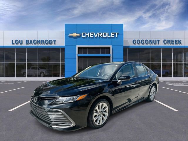 Used 2024 Toyota Camry LE FWD image 4