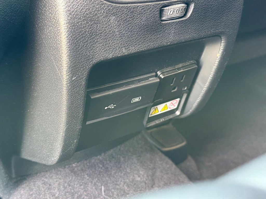 Used 2019 Jeep Cherokee Limited FWD image 23