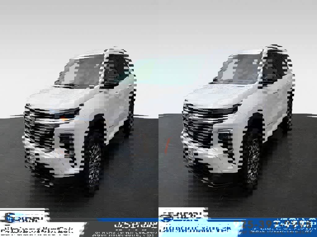 Used 2024 Chevrolet Traverse LT image 1