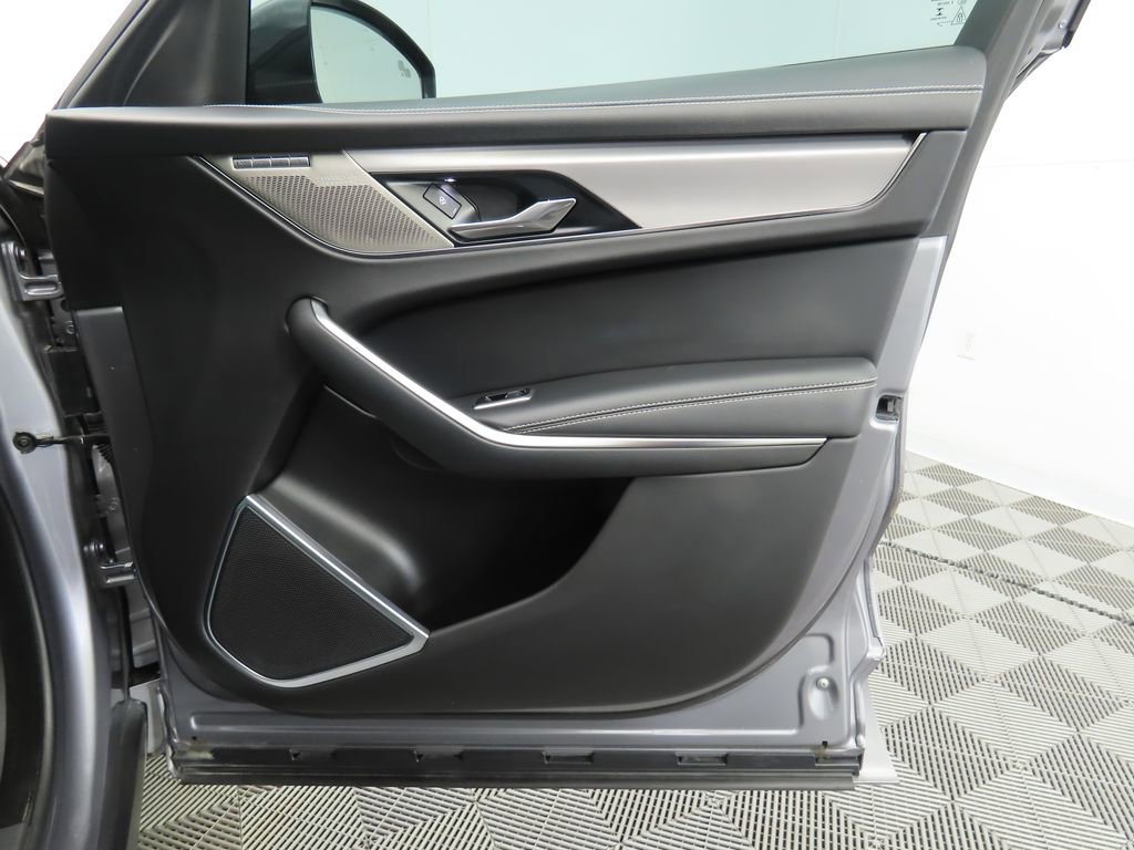 Used 2021 Jaguar F-PACE R-Dynamic S image 23