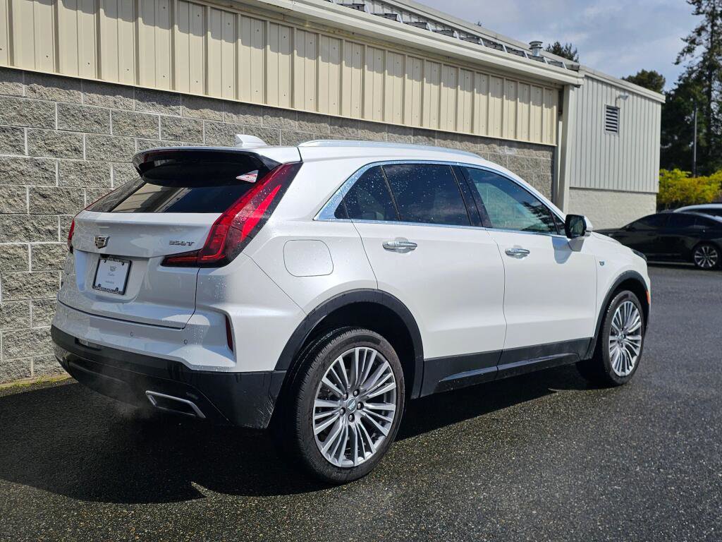 Used 2024 Cadillac XT4 Premium Luxury image 8