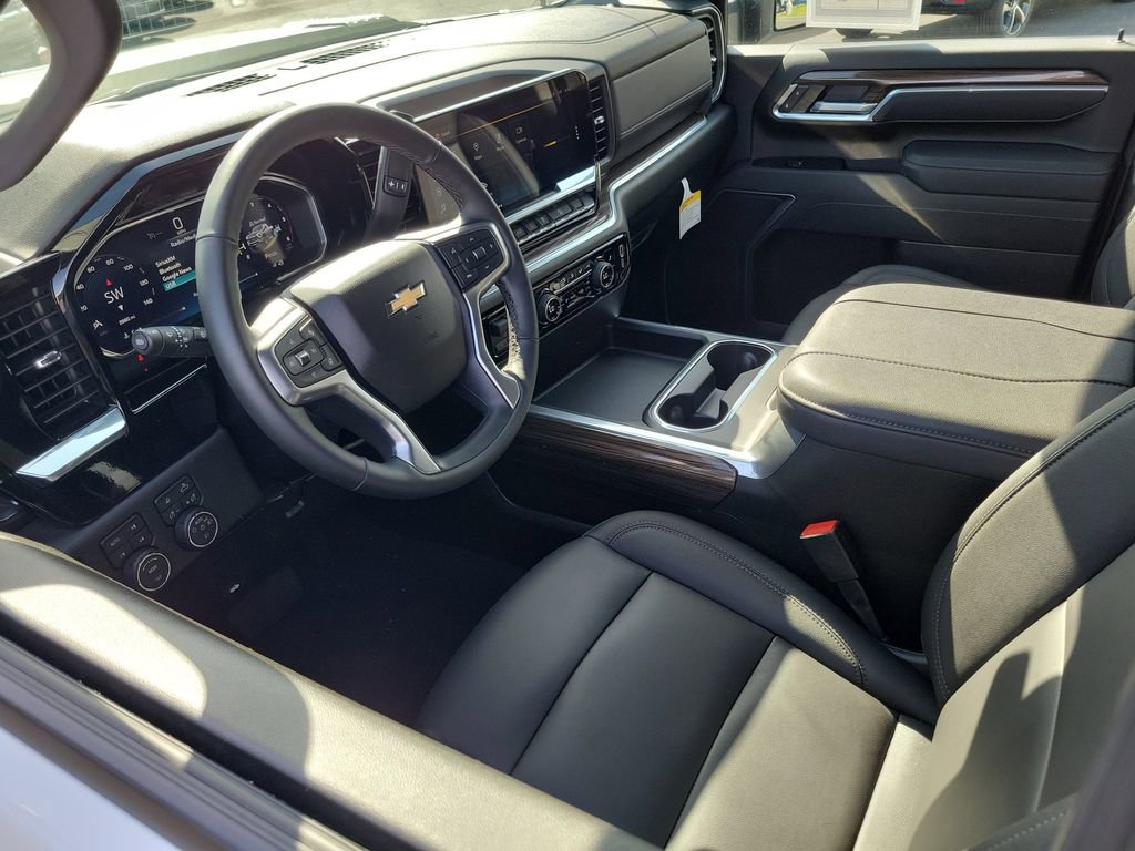 Used 2026 Chevrolet Silverado 2500 LT w/ All Star Edition AWD/4WD image 3