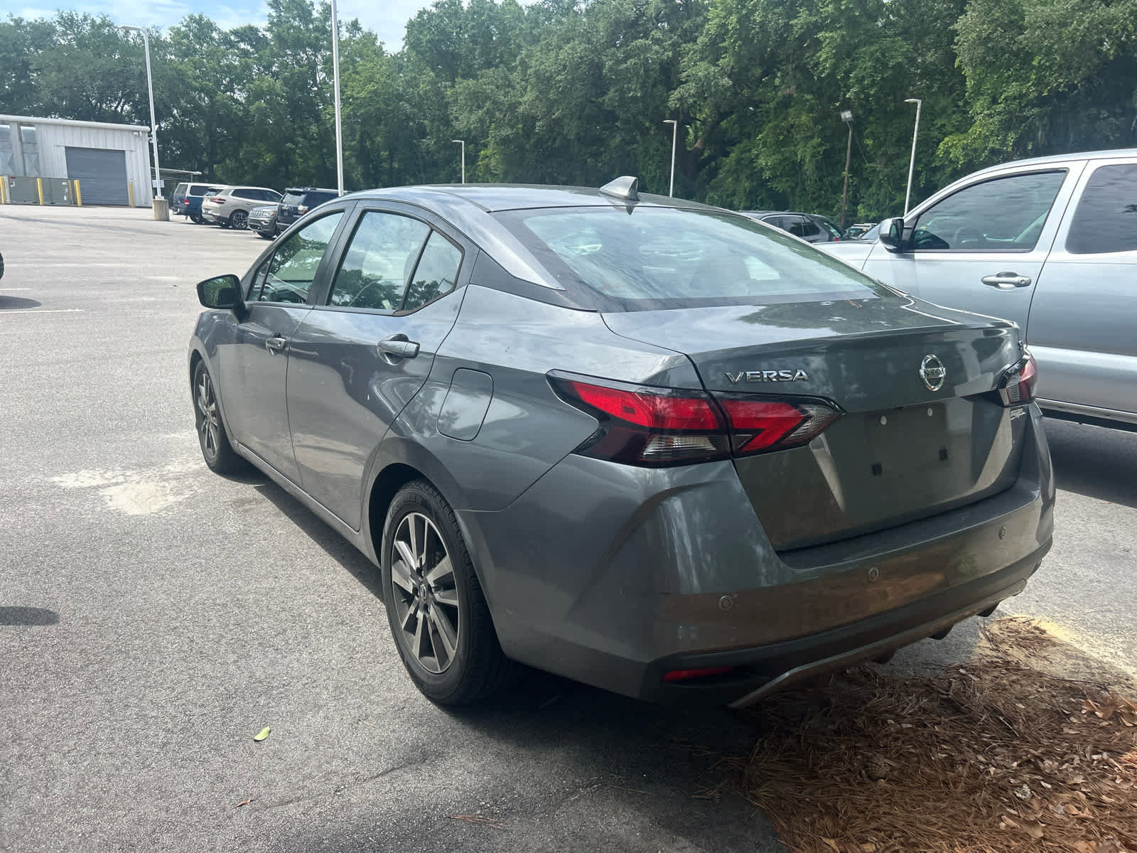 Used 2020 Nissan Versa SV FWD image 6
