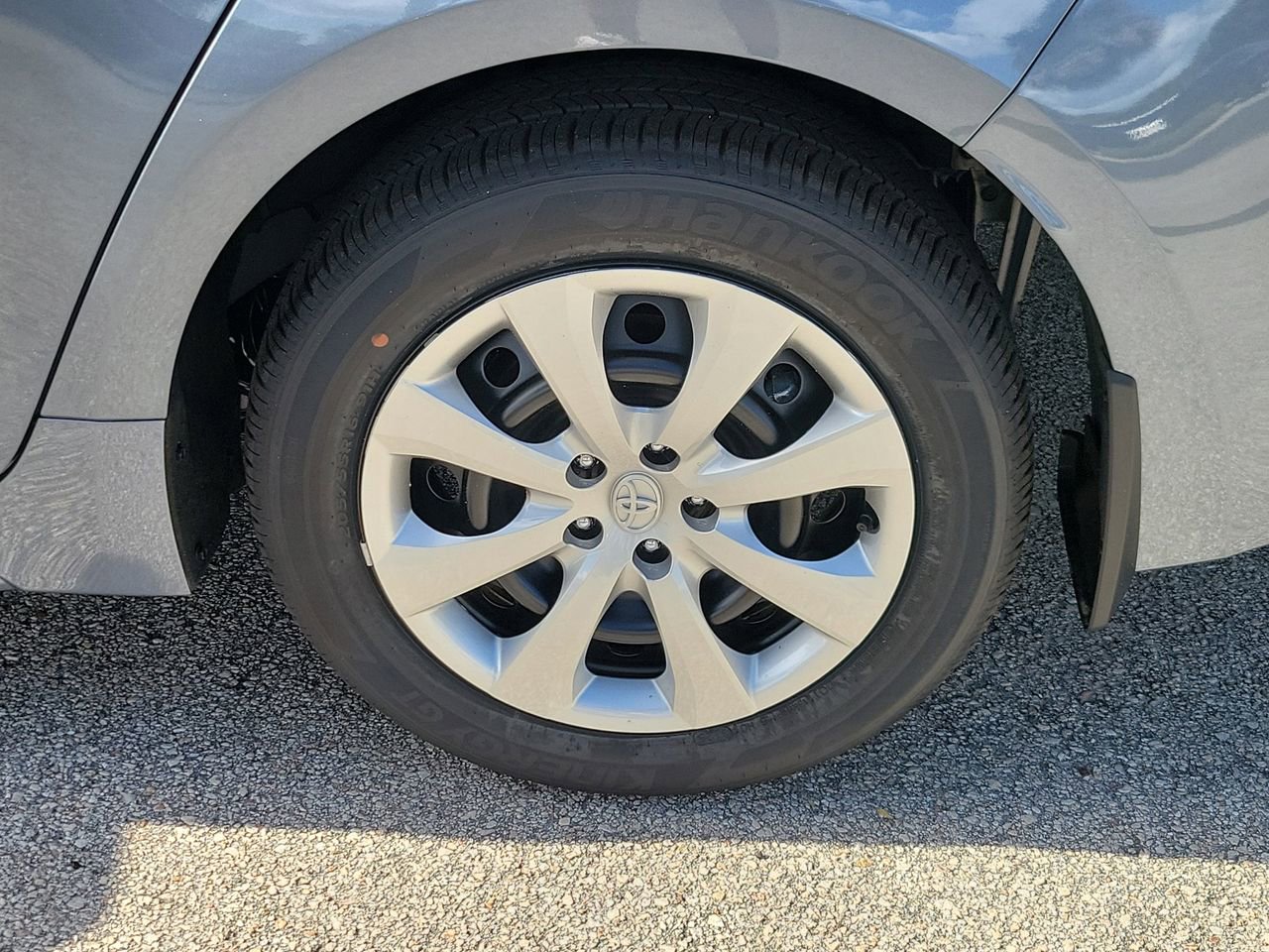 Used 2026 Toyota Corolla LE image 5