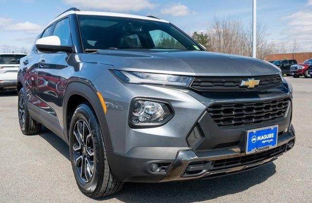 Used 2022 Chevrolet TrailBlazer ACTIV w/ Sun and Liftgate Package FWD image 4