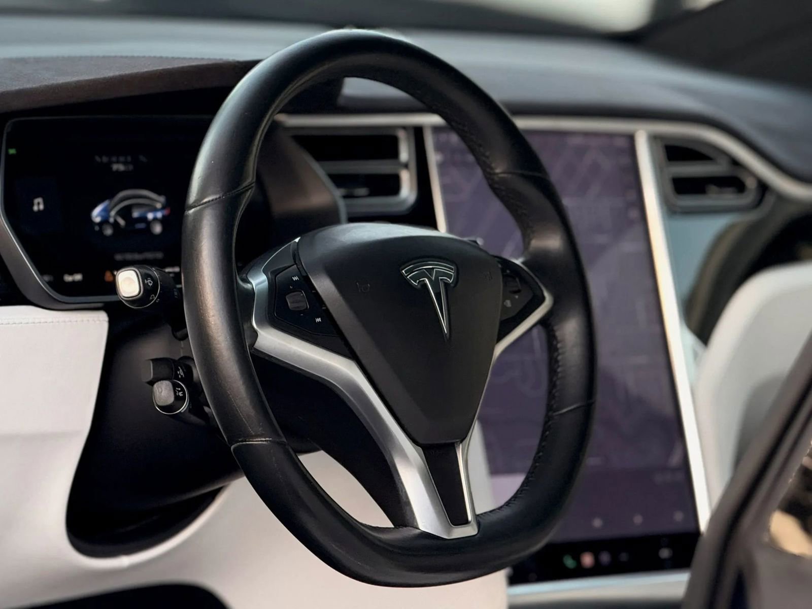 Used 2017 Tesla Model X 75D image 13