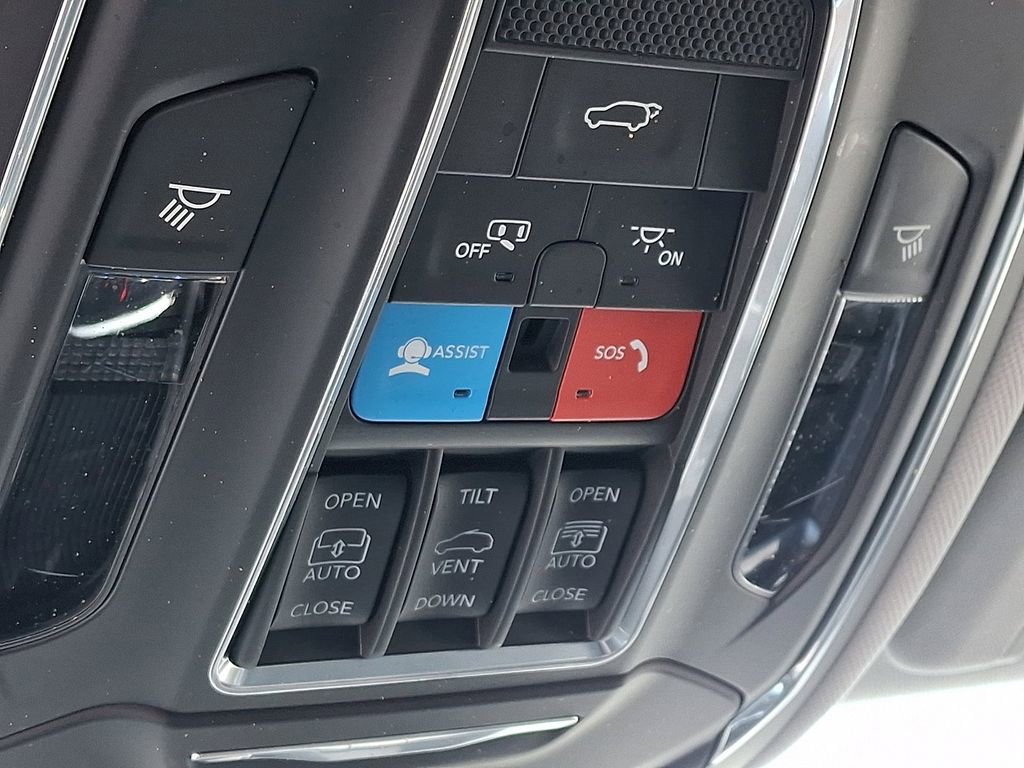 Used 2022 Jeep Grand Cherokee L Limited AWD/4WD image 26