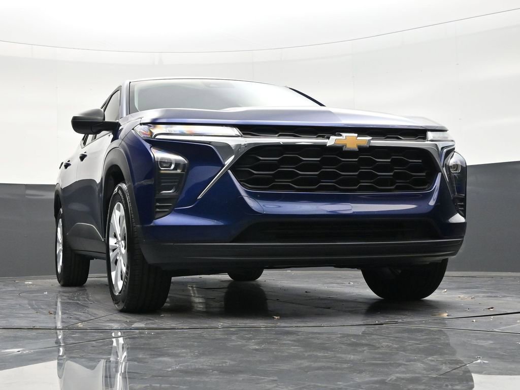 Used 2024 Chevrolet Trax LS FWD image 27
