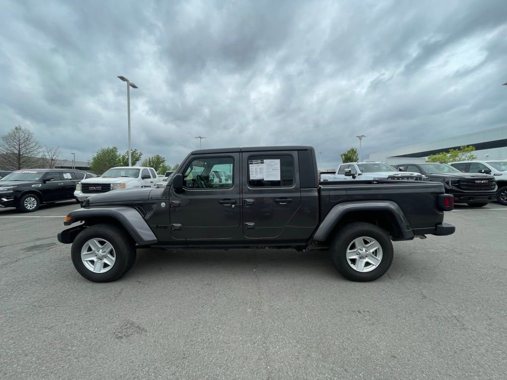 Used 2021 Jeep Gladiator Sport image 4
