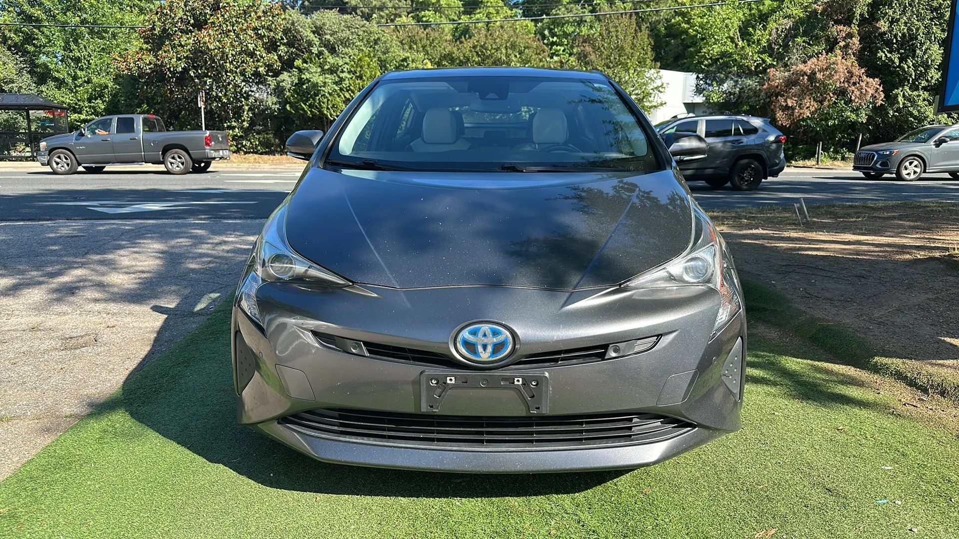 Used 2017 Toyota Prius Four w/ Advanced Technology Package FWD image 2