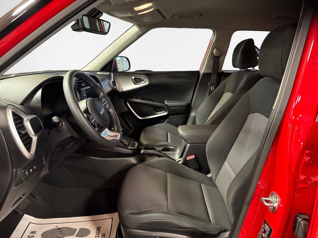 Certified 2023 Kia Soul LX w/ LX Technology Package image 12