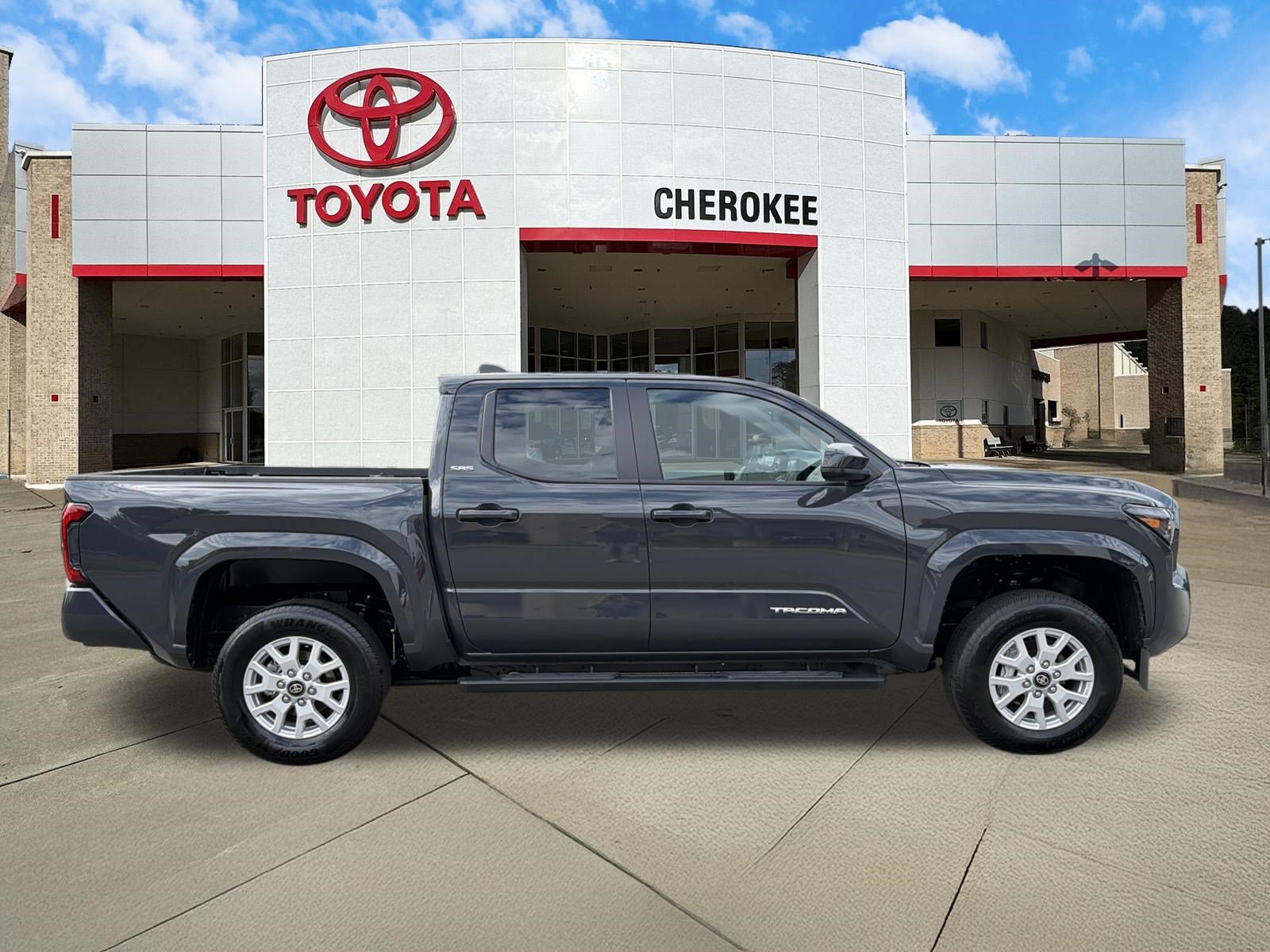 Used 2026 Toyota Tacoma SR5 AWD/4WD image 4